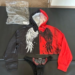 Small fit Rave Set Cropped Hoodie Red/Black